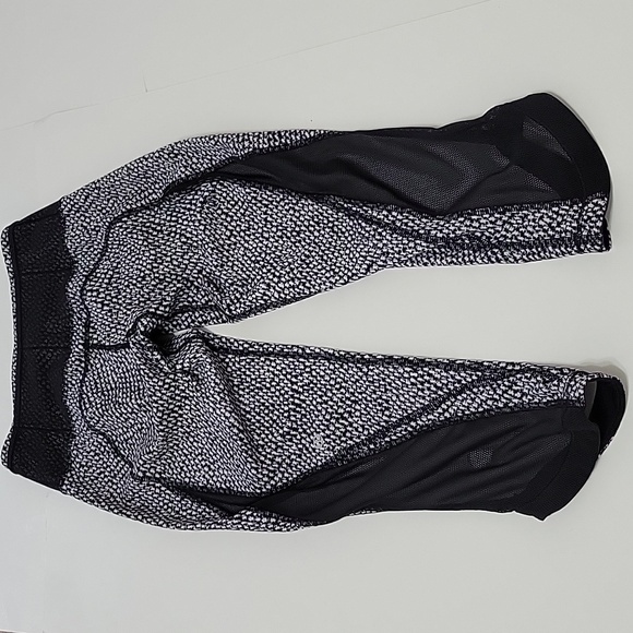 Lululemon Run Around Cropped Tights 19" - Picture 6 of 12